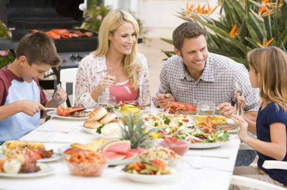 I vantaggi della cena in famiglia per i bambini (e non solo per loro …)